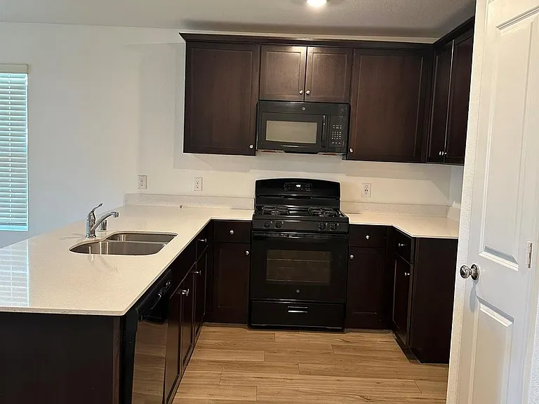 5705 Manarchos Ln — Photo 4