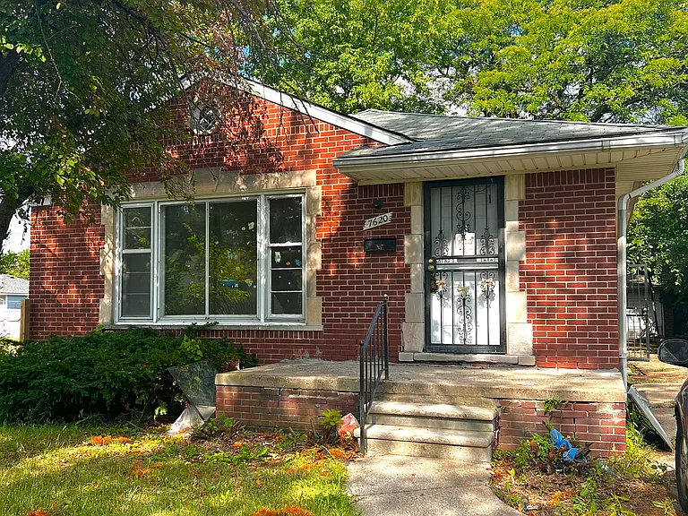7620 Vaughan St — Photo 3
