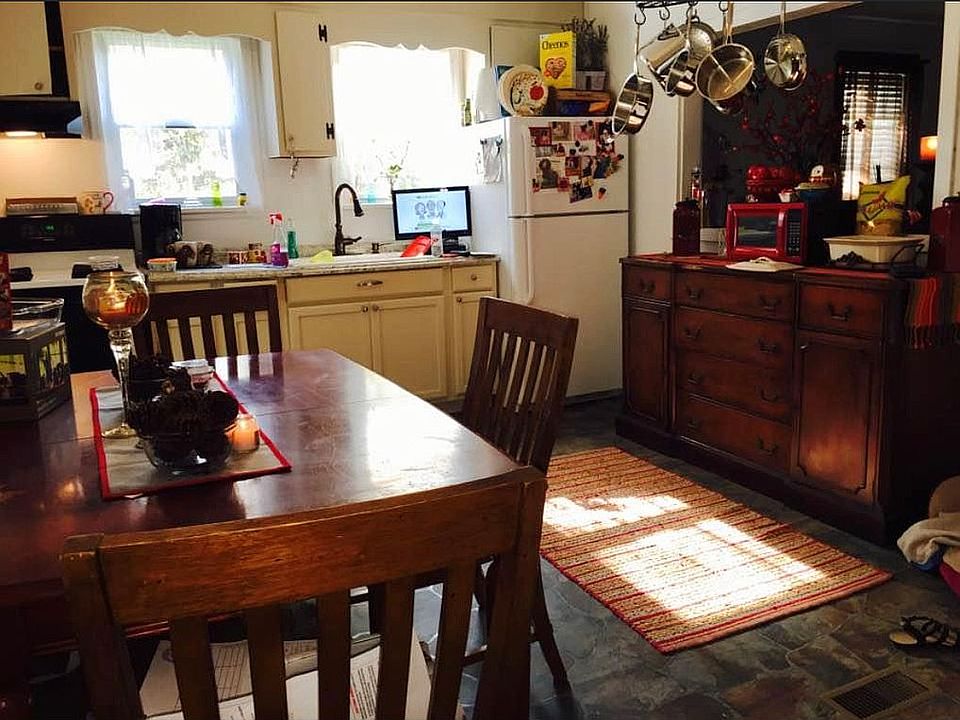 1st image of 2544 Tremont Ave