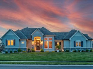 1866 NE Park Ridge Dr, Lees Summit, MO 64064
