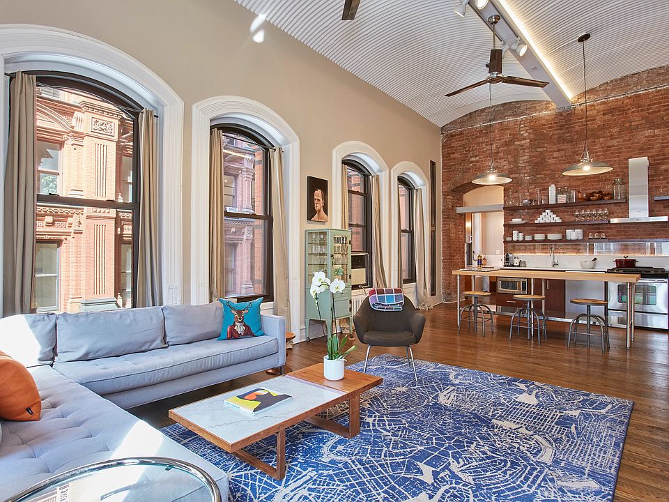 1st image of 140 Nassau St APT 4A