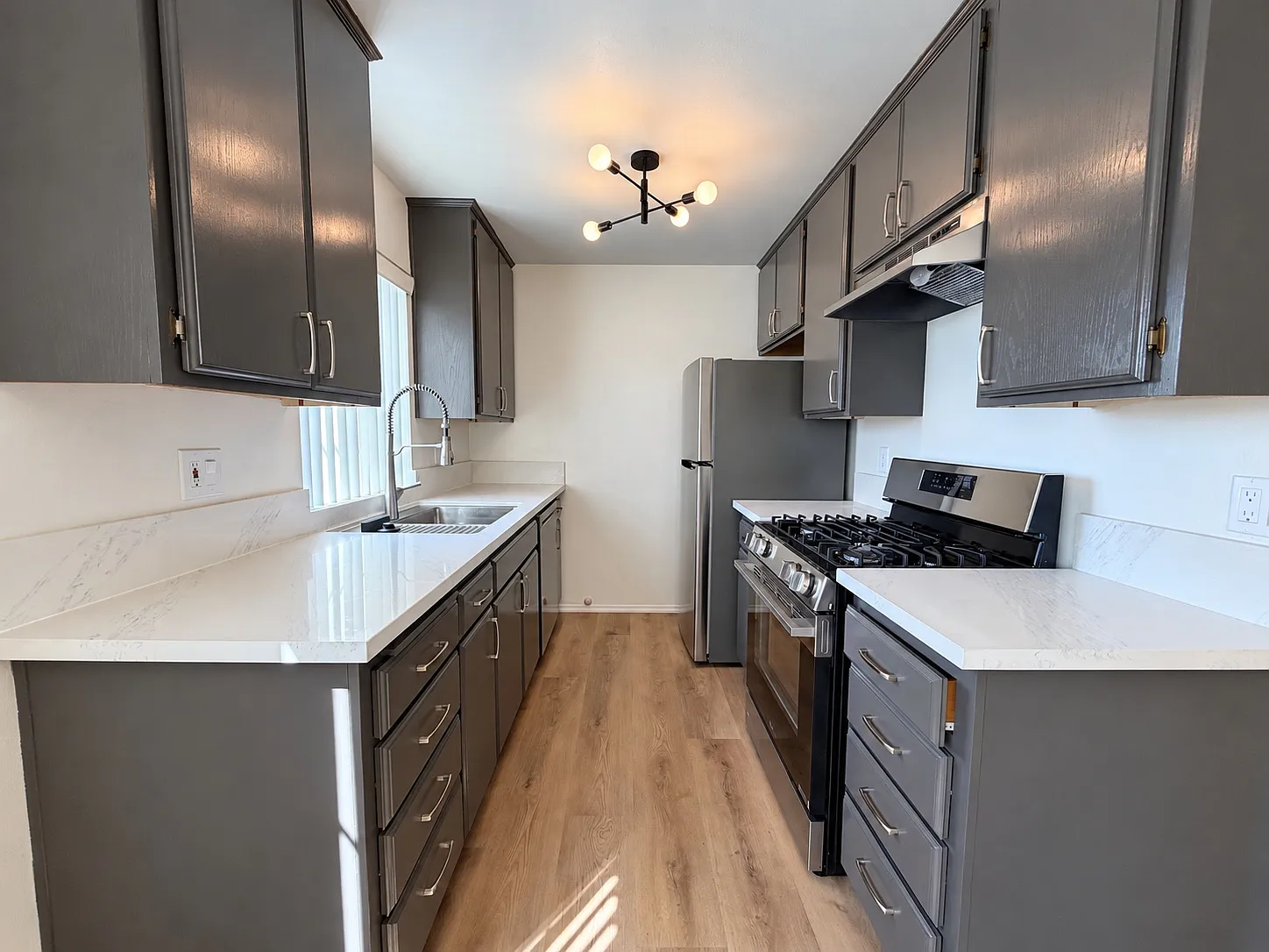 1 bed, 875 sqft, $2,300 — Photo 1