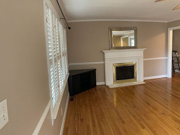 3rd image of 309 Lindell Dr