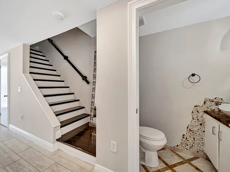 1012 E Jeffery St — Photo 13