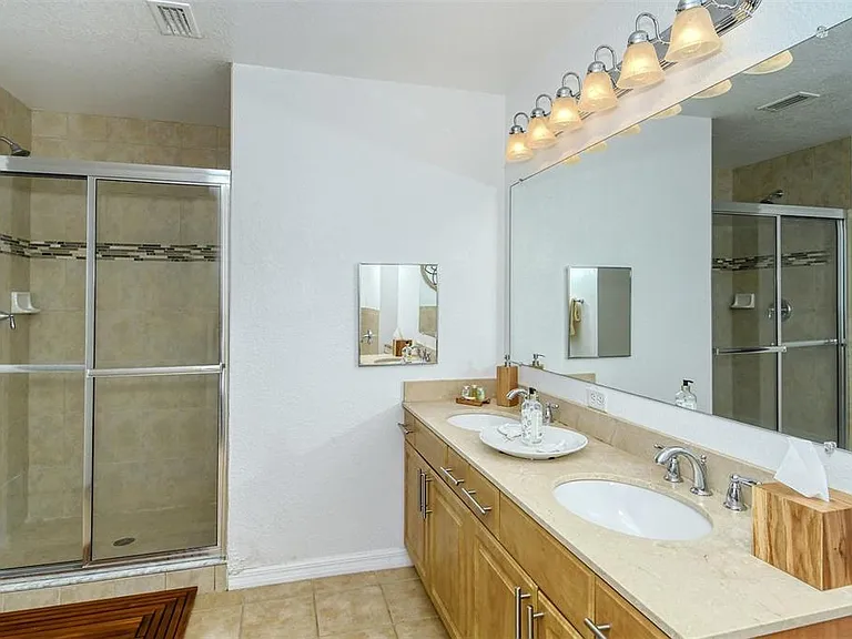 1064 N Tamiami Trl #1627 — Photo 24