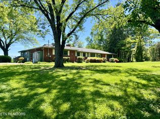 5818 E Sunset Rd, Knoxville, TN 37914