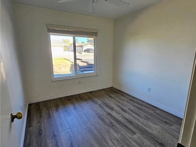 3953 Bayberry Dr — Photo 12