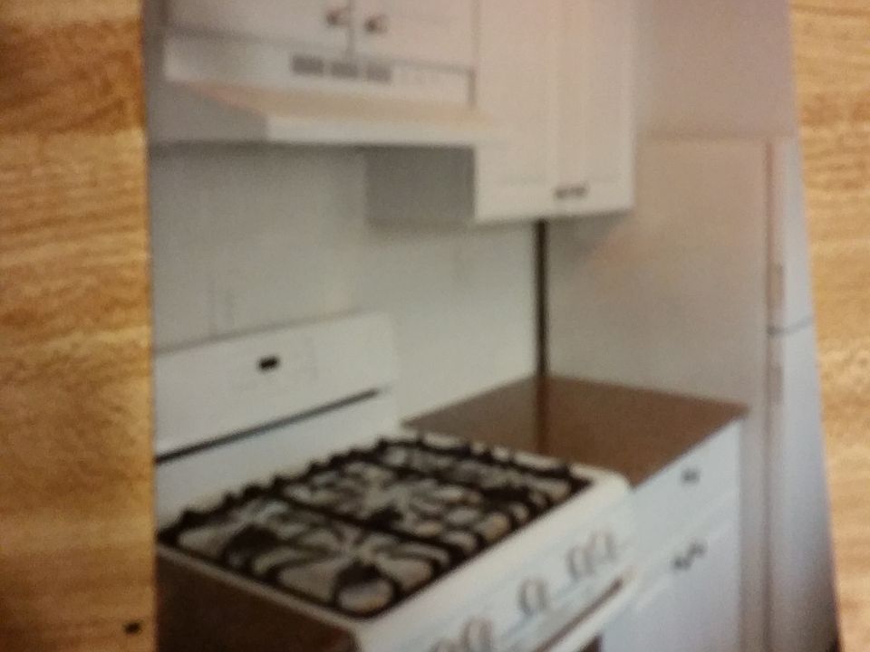 2nd image of 606 6061/2 Redmond Ave