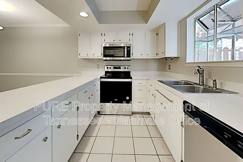 2 bed, 1.5 bath, 1200 sqft, $1,680 — Photo 2