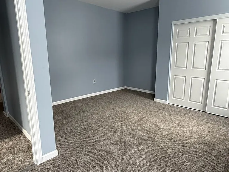 320 Main St — Photo 3