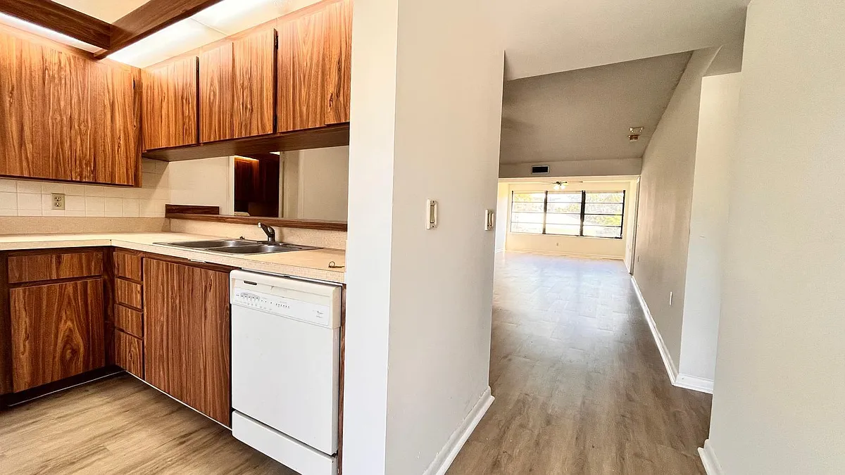Building Photo - 3511 Village Blvd #206