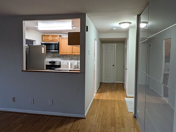 5th image of 3100 S Manchester St APT 1019