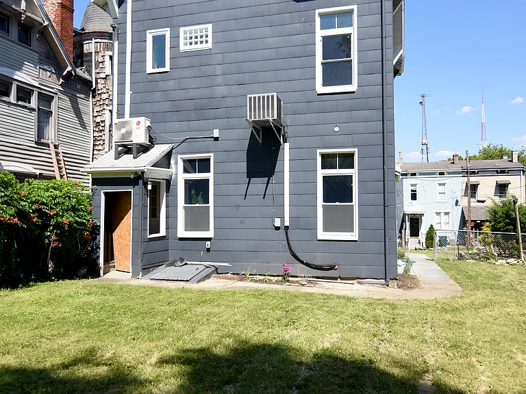 Rear exterior picture