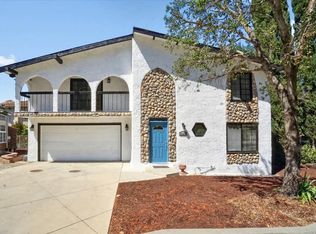23539 Summit Dr, Calabasas, CA 91302