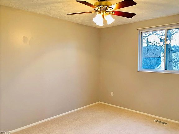 5th image of 7038 Woodthrush Ave #A