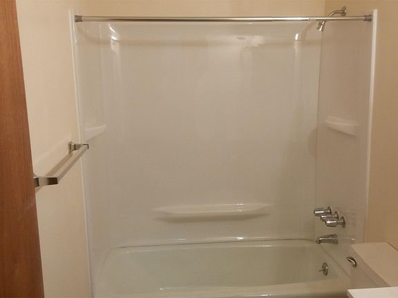 3rd image of 2920 Glen Dale Dr APT 1