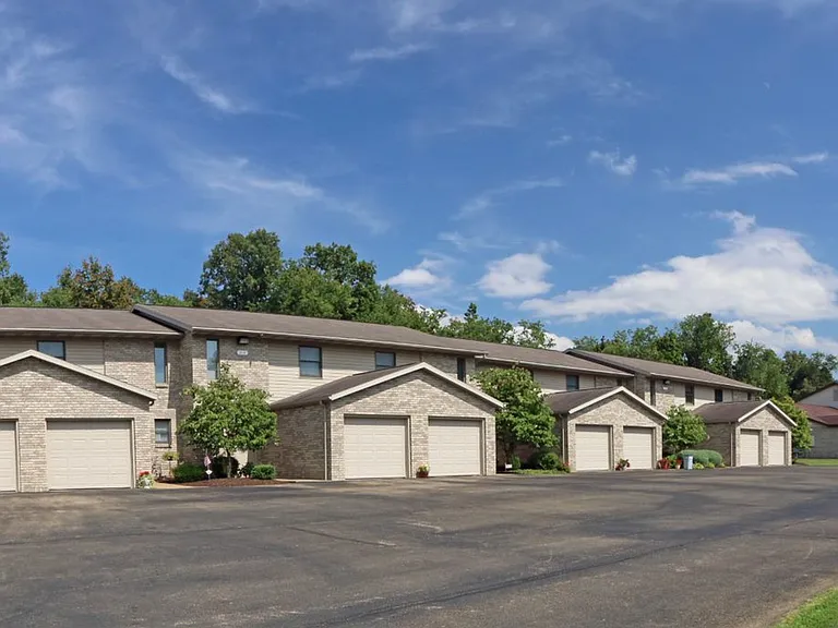 219 Longsite Dr — Photo 7