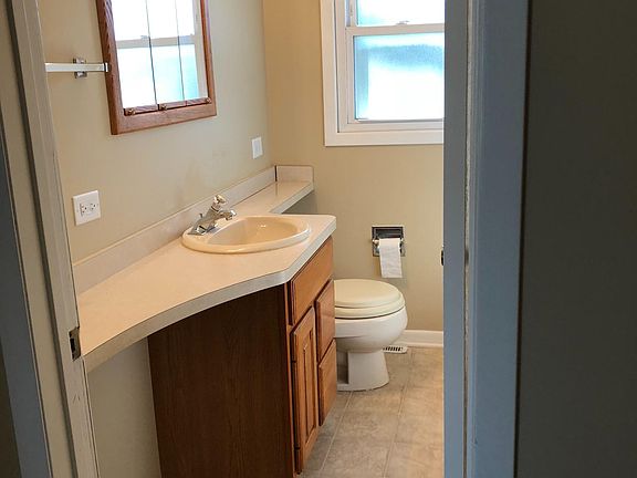 3rd image of 8722 S Newland Ave