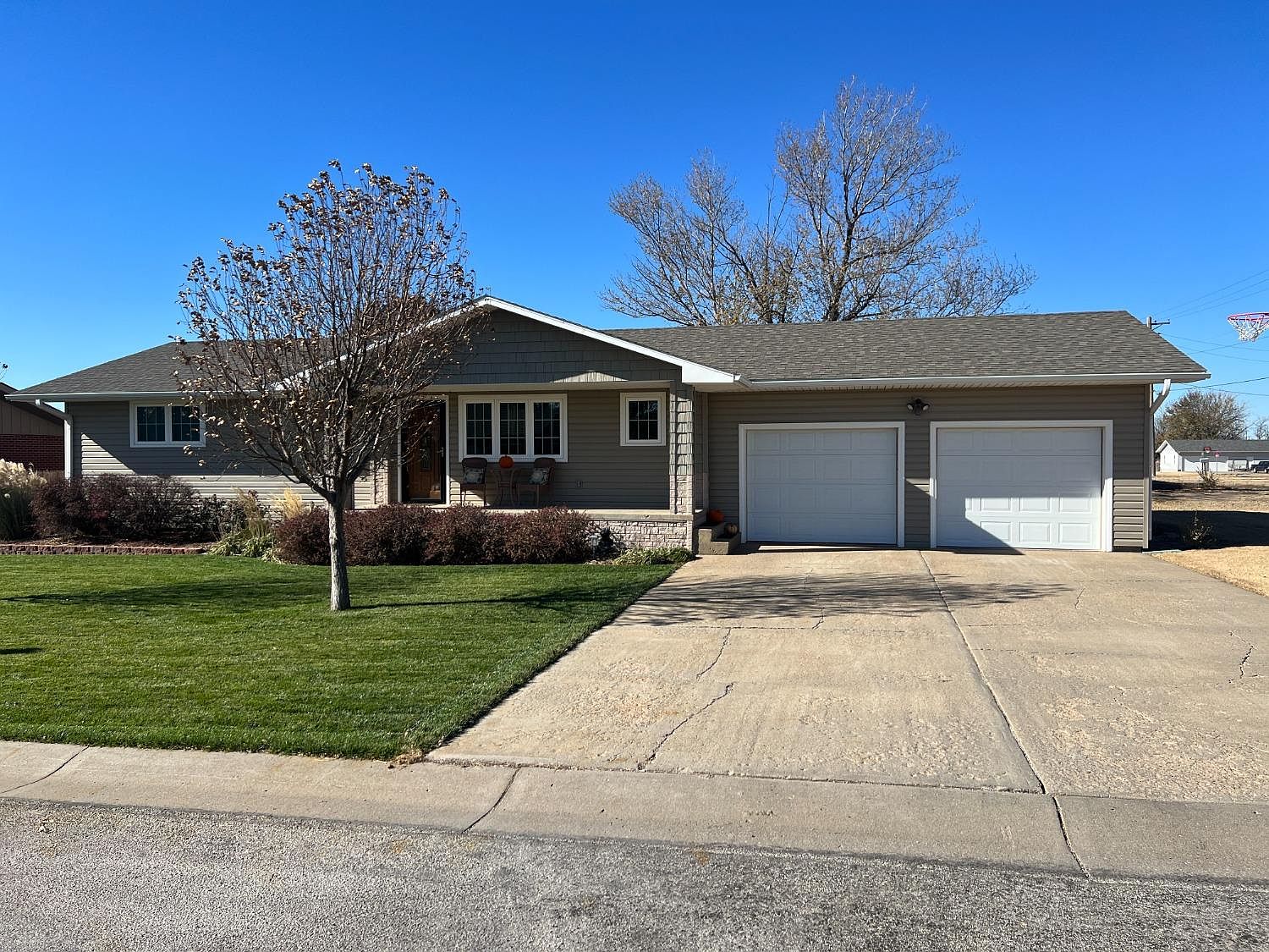 209 S 11th St, Wakeeney, KS 67672 Zillow