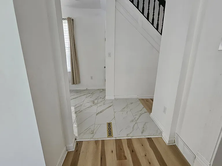 804 Dubois St — Photo 8