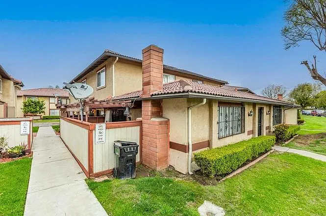 3 bed, 1087 sqft, $3,350 — Photo 3
