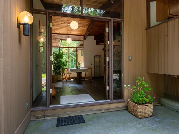 46 Gage Road, Bedford, NH 03110