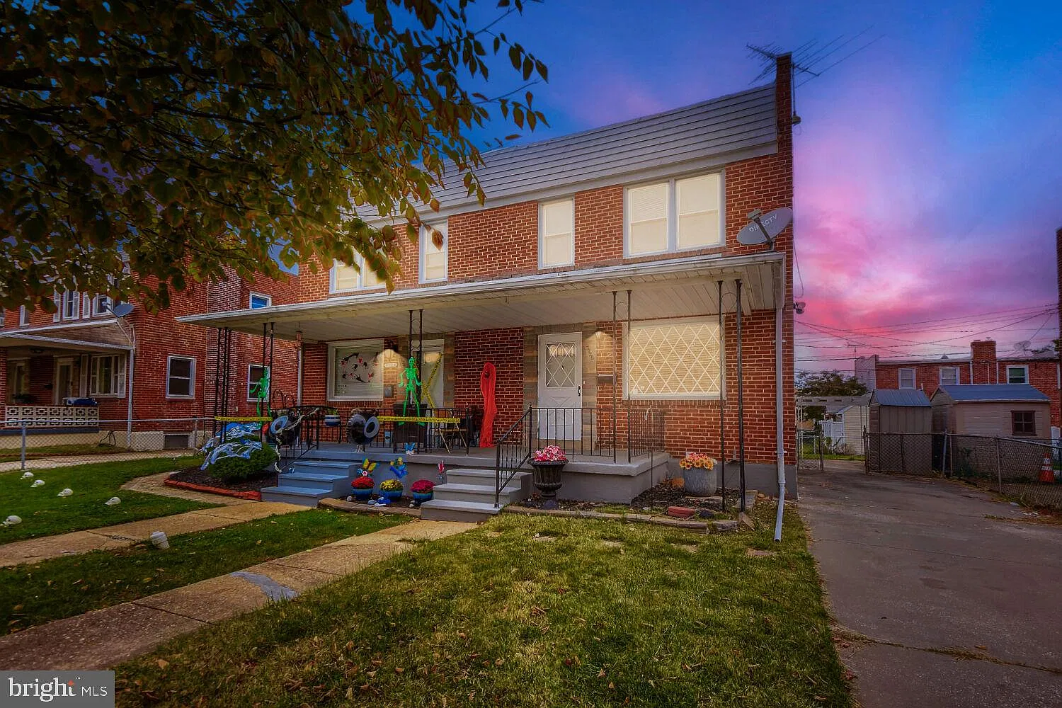 3 bed, 1.5 bath, 1728 sqft, $1,899 — Photo 1