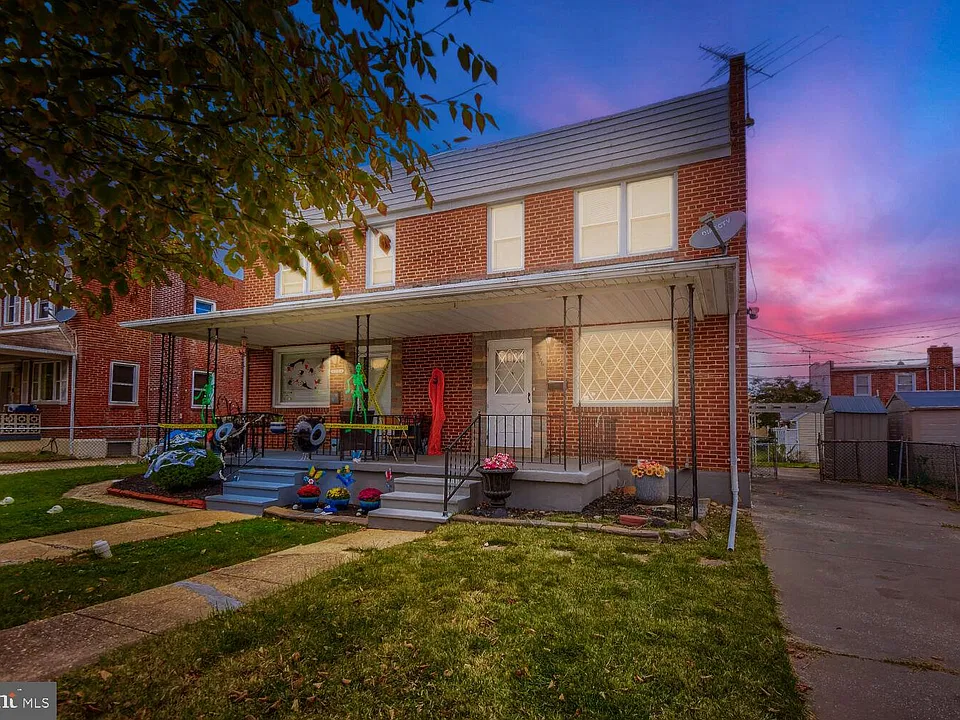 3726 Raspe Ave