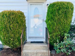 20 Carnegie Ave, Staten Island, NY 10314
