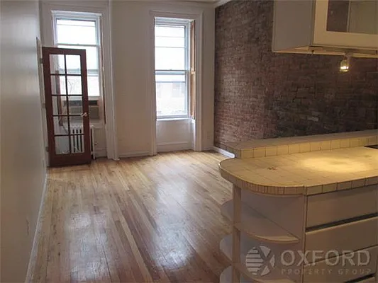 Rented by Oxford Property Group | media 19