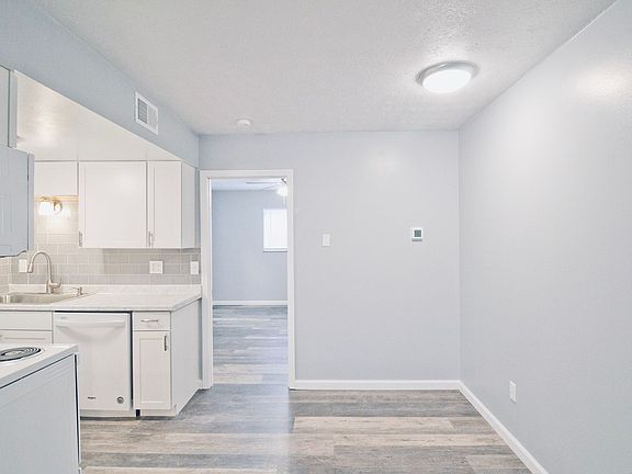 3rd image of 79 Devon Ct APT 8