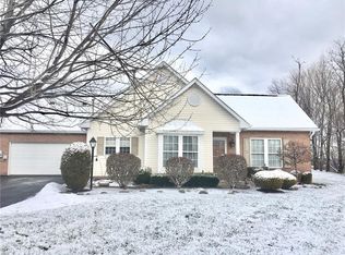 3905 Warwick Ct, Coraopolis, PA 15108