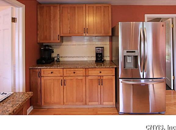 5th image of 4834 Carey Dr