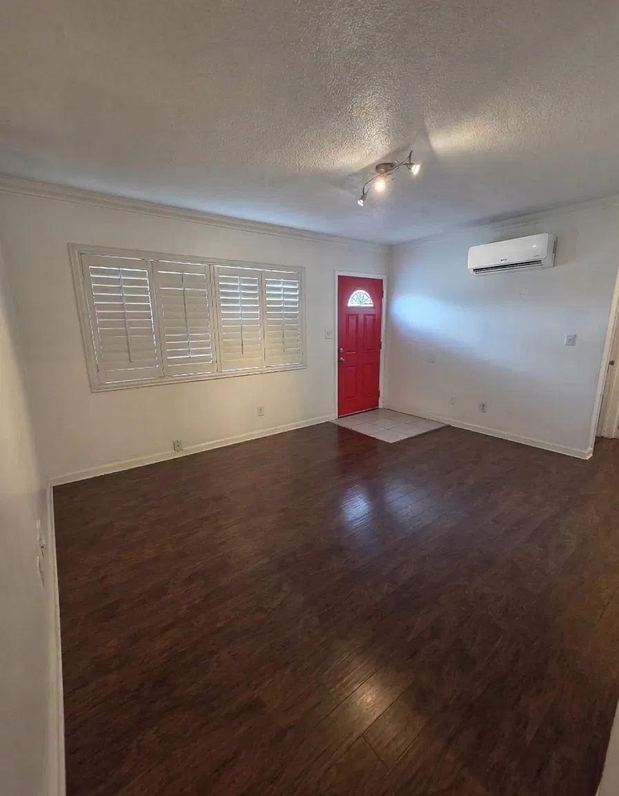 2 bed, 755 sqft, $2,499 — Photo 3