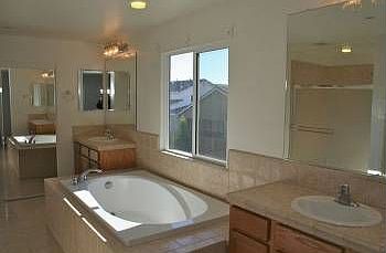 3rd image of 1314 Earlham Ln