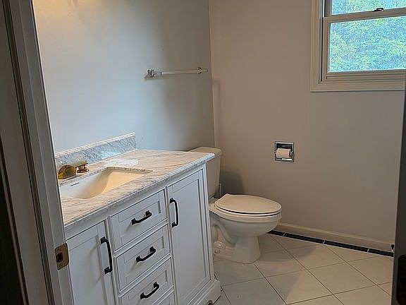 5th image of 18235 Balston Cir