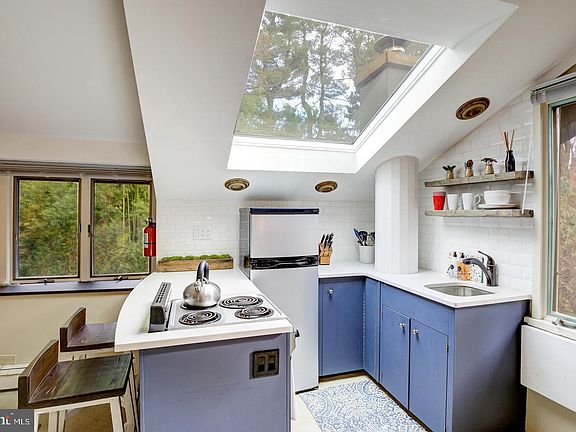 5th image of 34 Heather Ln