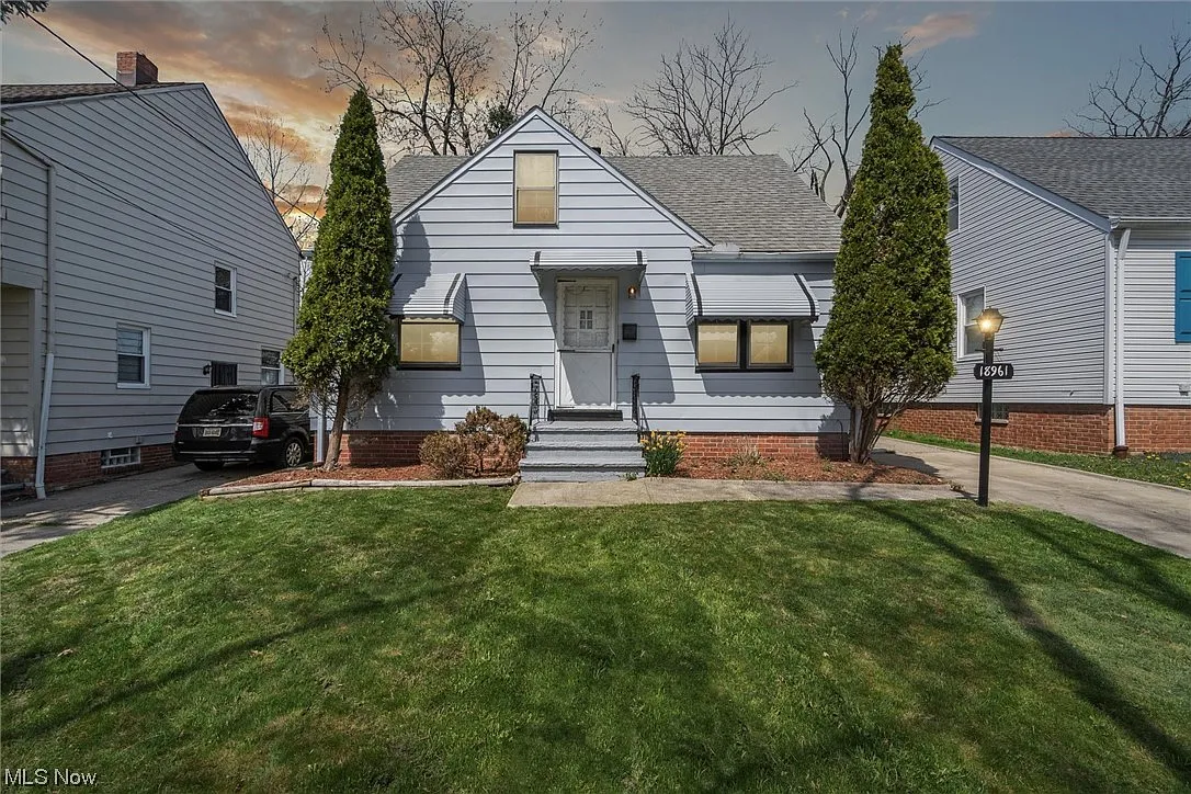 18961 Raymond St photo 1
