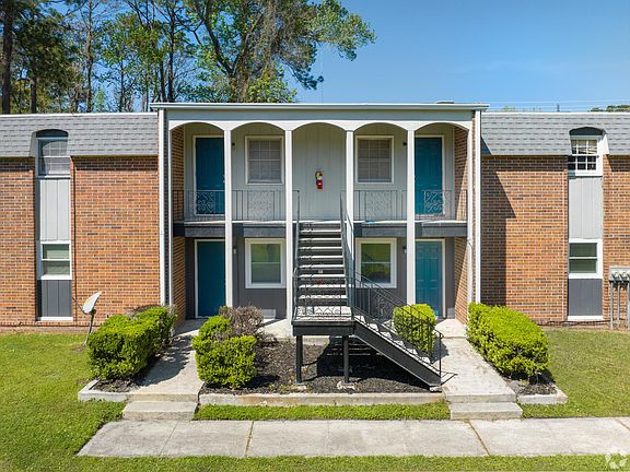 4th image of 1425 E Park Ave #8
