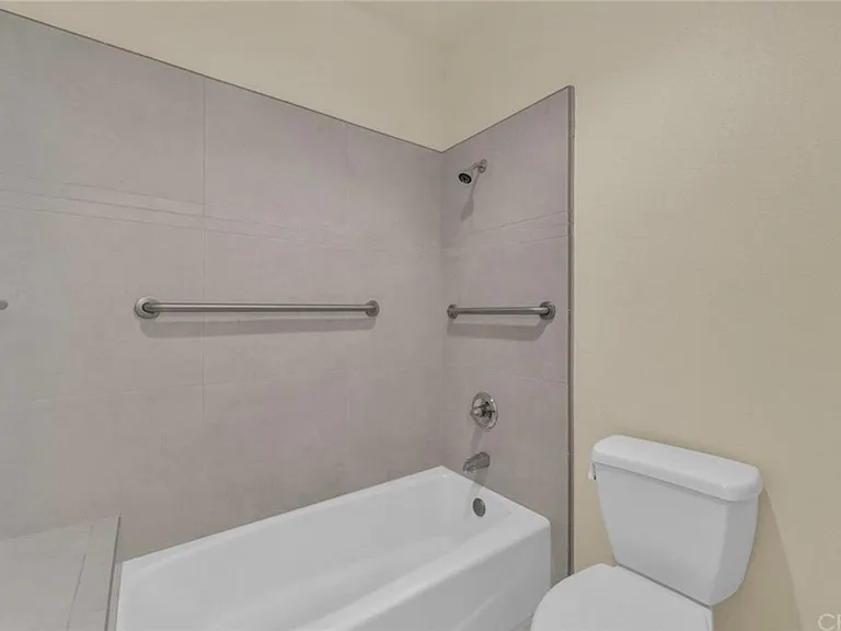 1928 Wisteria Ln — Photo 10