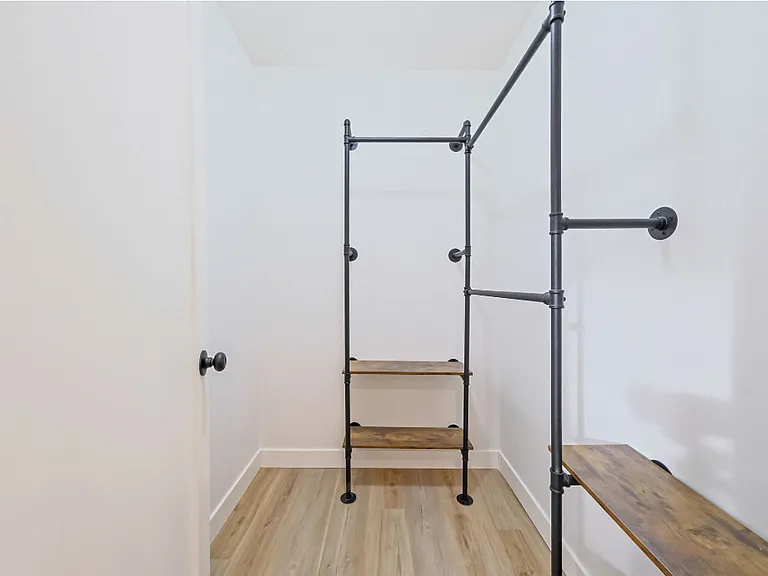 73 Midwood Ave — Photo 10