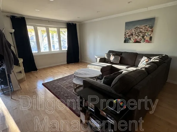 1326 Hopewell Ave, Peterborough, ON K9H 6T3