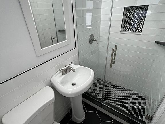 5th image of 15 Glover Ave Floor 2