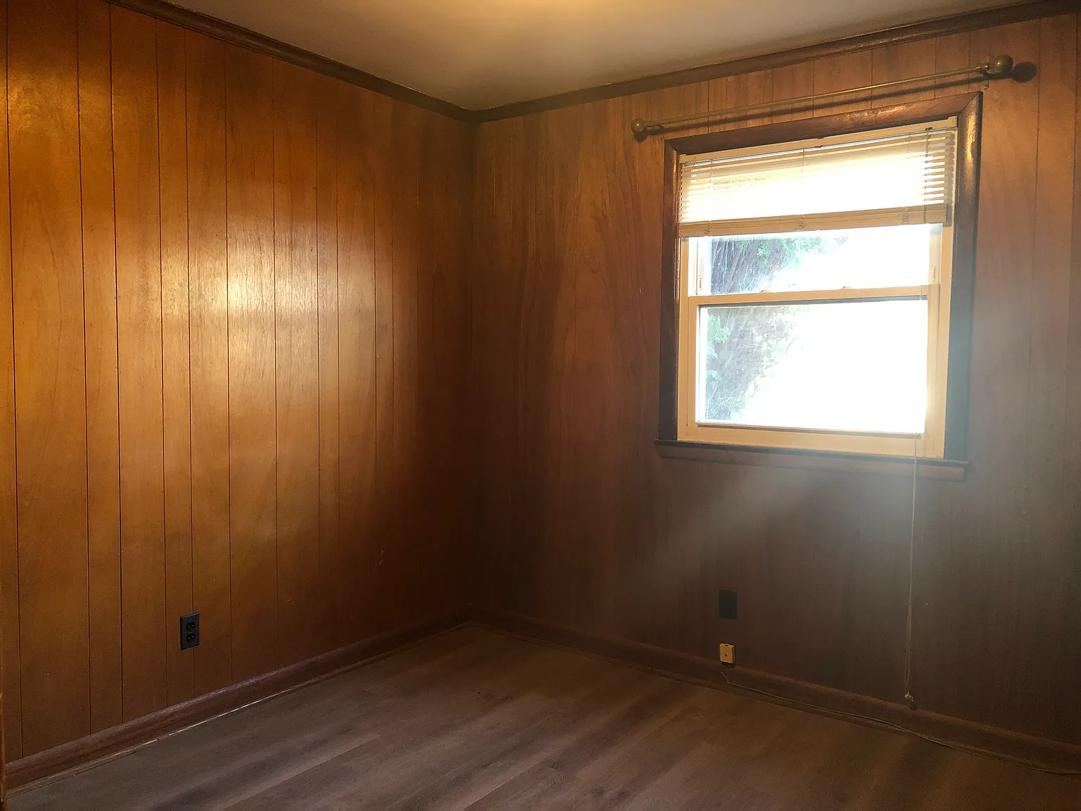 5 bed, 2025 sqft, $690 — Photo 2