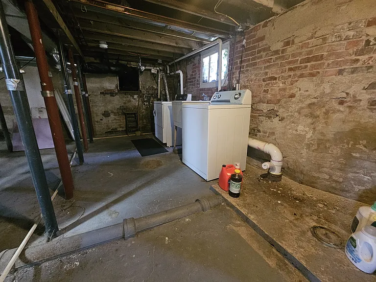 905 E Main St #1 — Photo 13