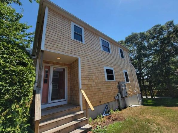6 Harbor Hill Dr