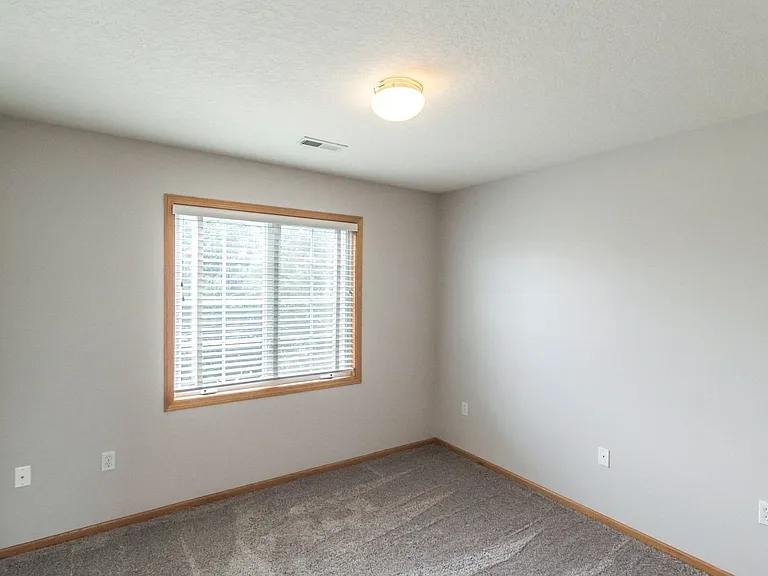 340 NE Carefree Ln — Photo 8