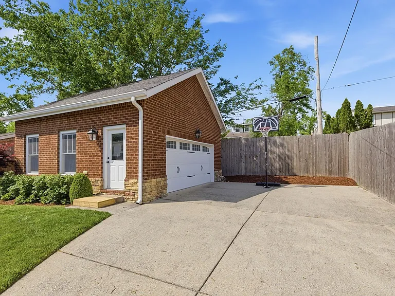 2500C W Linden Ave — Photo 39