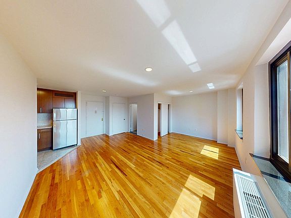 5th image of 284 Mott St APT 8A