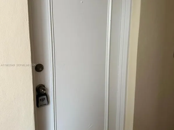 2008 Jackson St APT B4, Hollywood, FL 33020